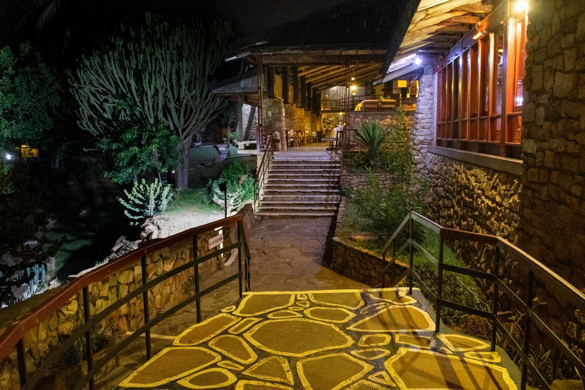 Voi Safari Lodge Luaran gambar